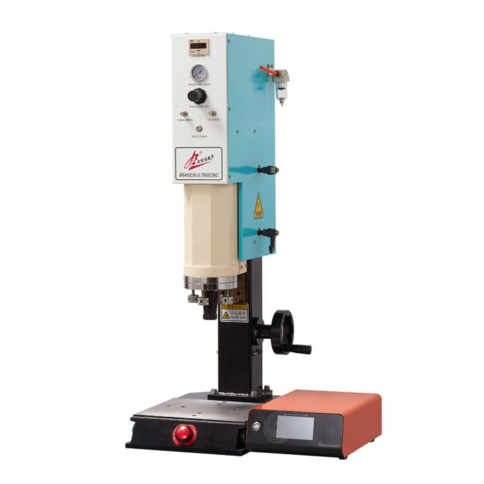 简易型 自动追频线路 超声波塑焊机 (方立柱结构) 简易型 自动追频线路 超声波塑焊机 (方立柱结构)